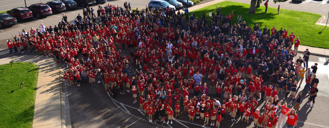 A photo of all DaVinci students and staff